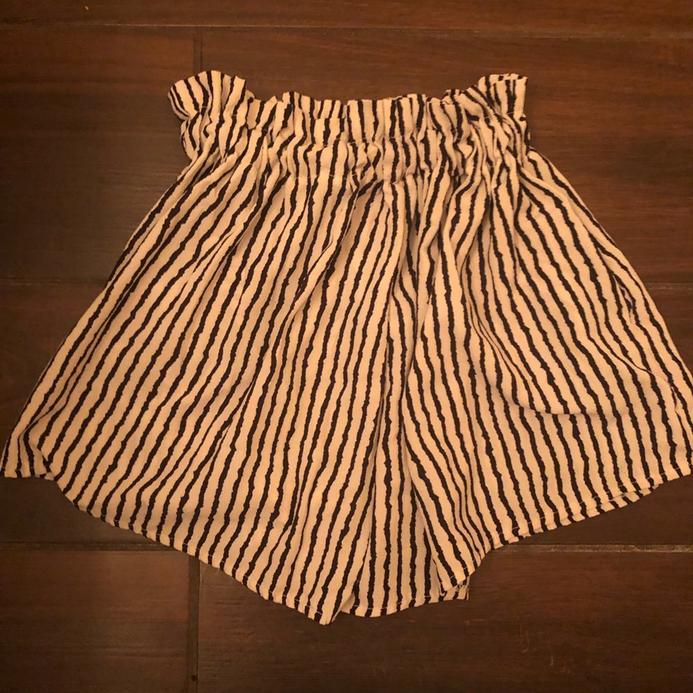 Stripped Shorts